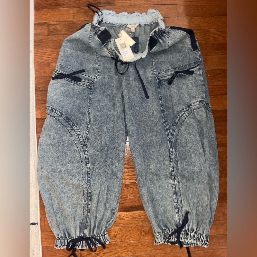 NWT BLUE VELVET Light Blue & Denim Elastic Waist Cargo Joggers